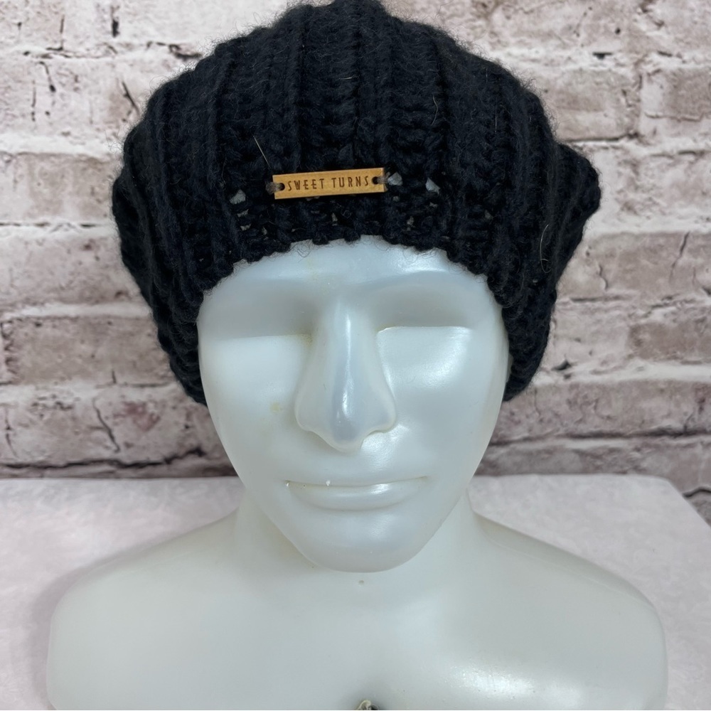Sweet Turns Women's Slouchy  Jo Beret, Black, One Size Wool NWOT